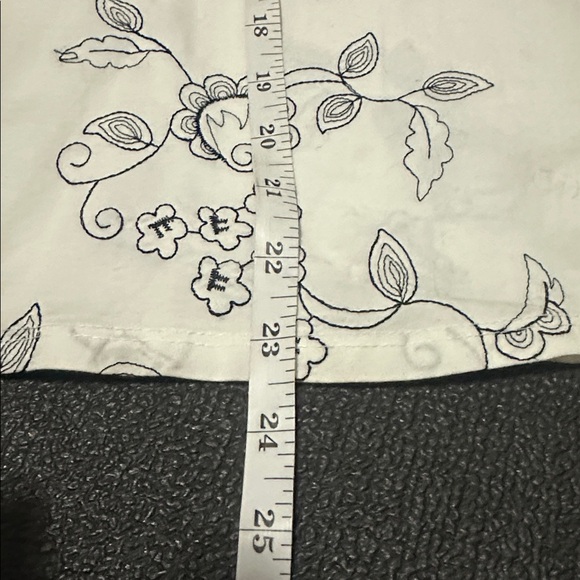 Sassy Floral Print Women's Skirt - White - Picture 8 of 8